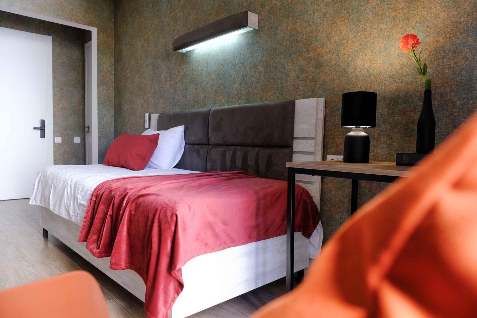 Round Garden Hotel Тбилиси Экстерьер фото