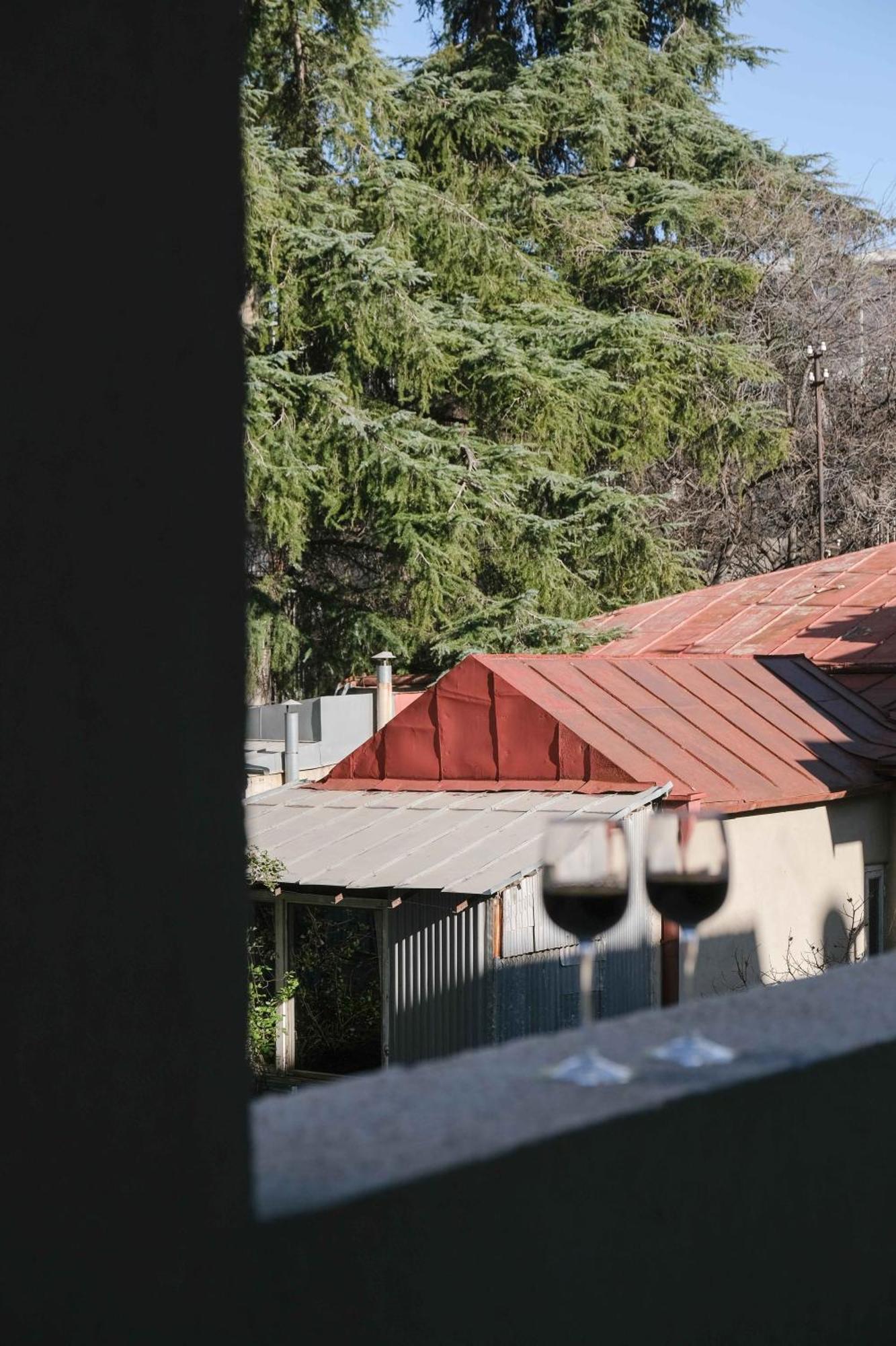 Round Garden Hotel Тбилиси Экстерьер фото