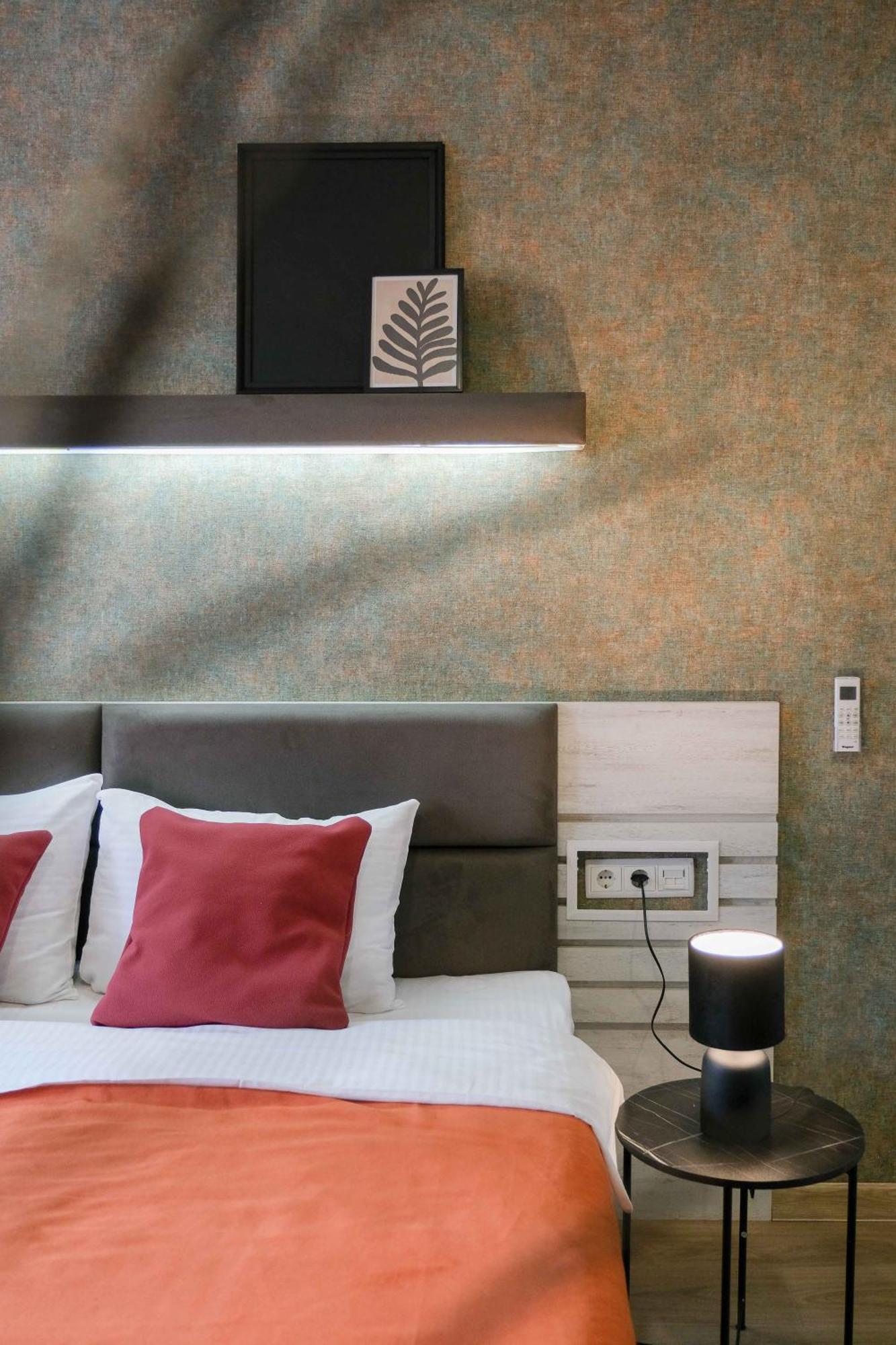 Round Garden Hotel Тбилиси Экстерьер фото